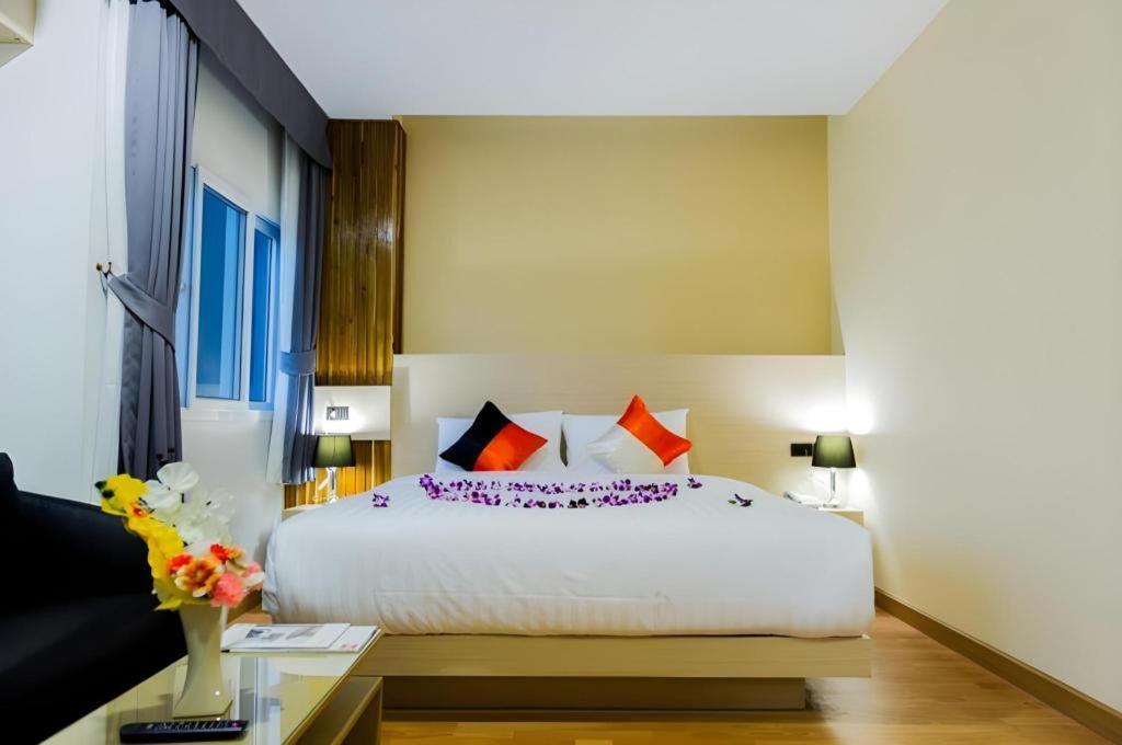 Gt Residence Hotel Buriram Extérieur photo