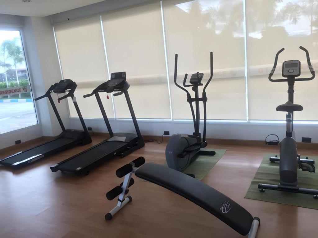 Gt Residence Hotel Buriram Extérieur photo
