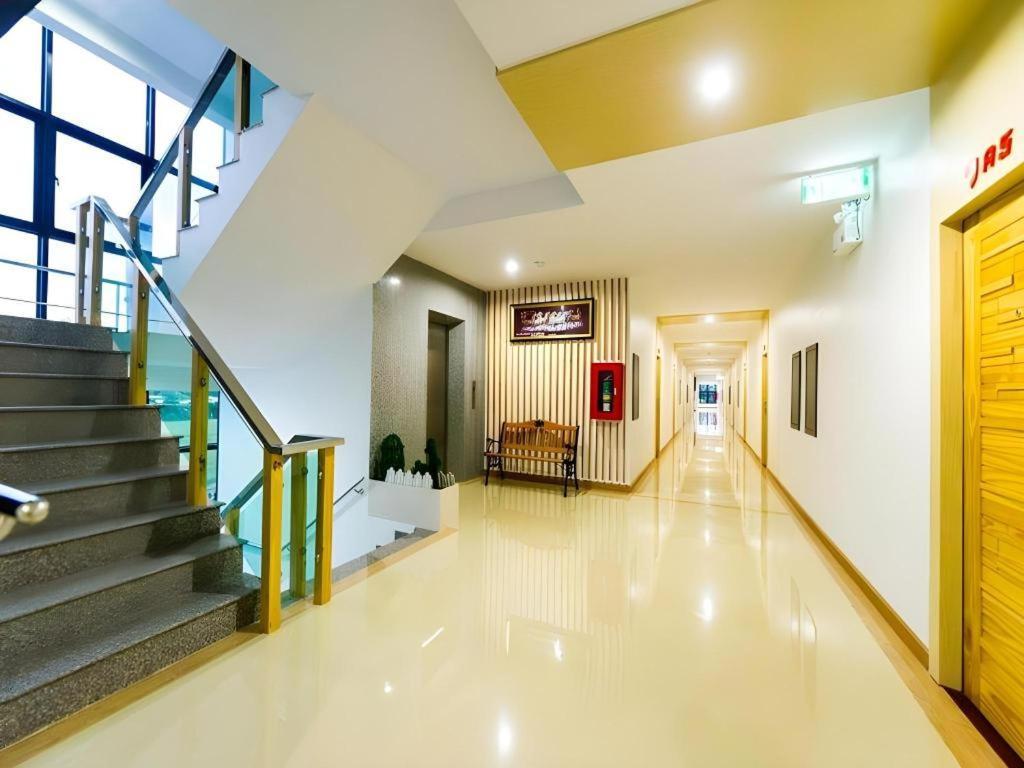 Gt Residence Hotel Buriram Extérieur photo