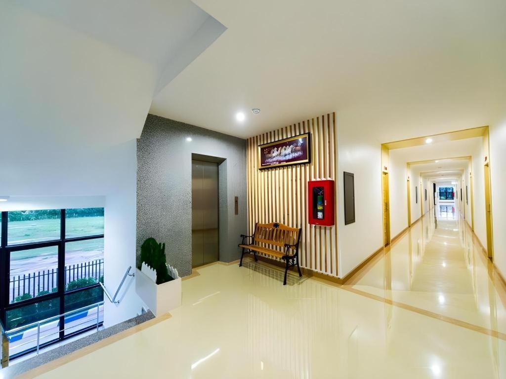 Gt Residence Hotel Buriram Extérieur photo