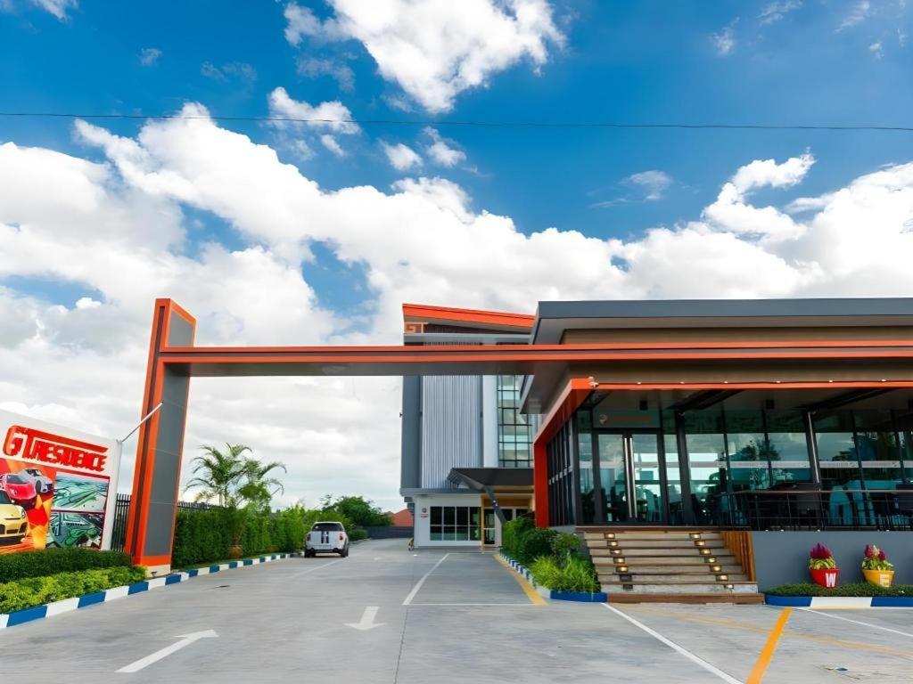 Gt Residence Hotel Buriram Extérieur photo