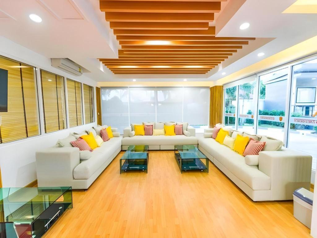 Gt Residence Hotel Buriram Extérieur photo