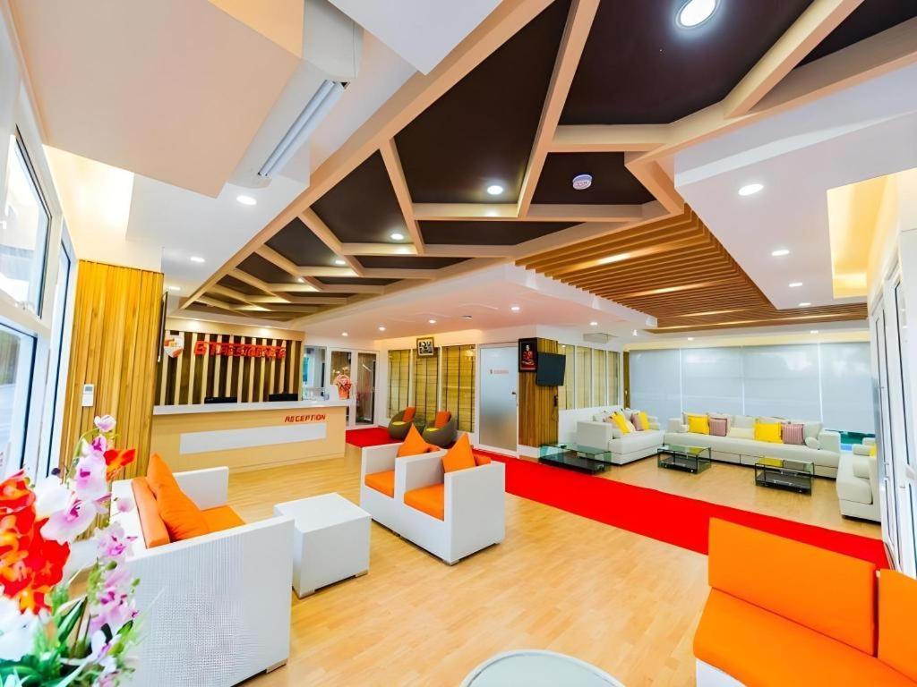 Gt Residence Hotel Buriram Extérieur photo