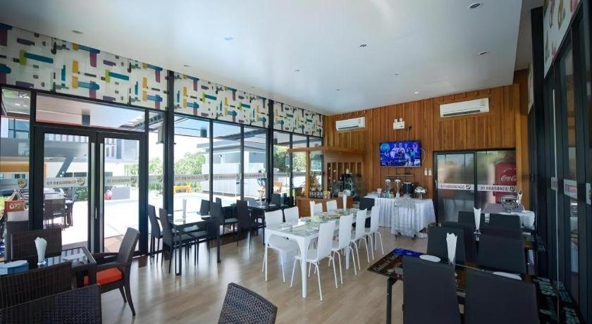 Gt Residence Hotel Buriram Extérieur photo