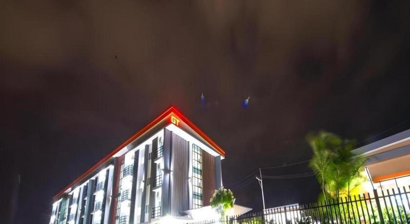 Gt Residence Hotel Buriram Extérieur photo