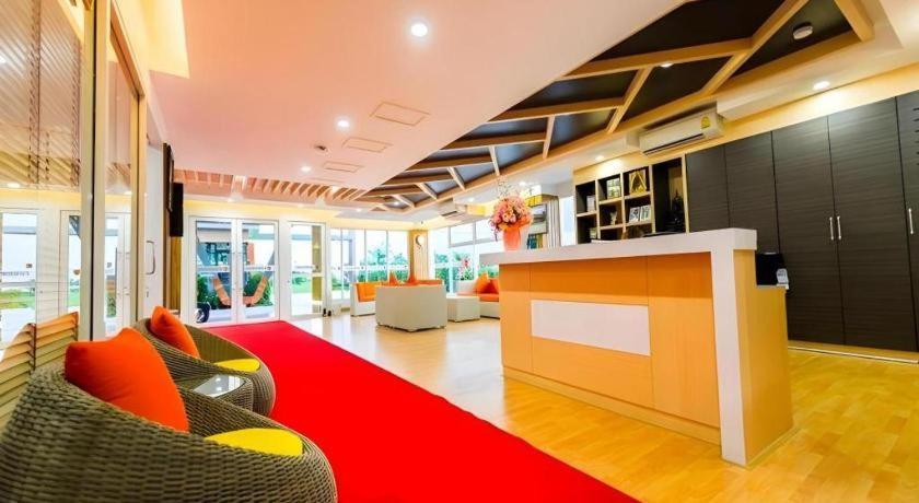 Gt Residence Hotel Buriram Extérieur photo