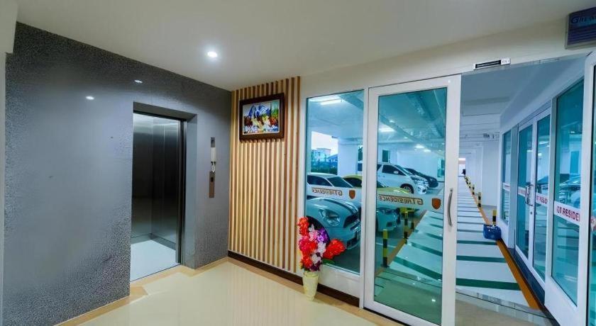 Gt Residence Hotel Buriram Extérieur photo